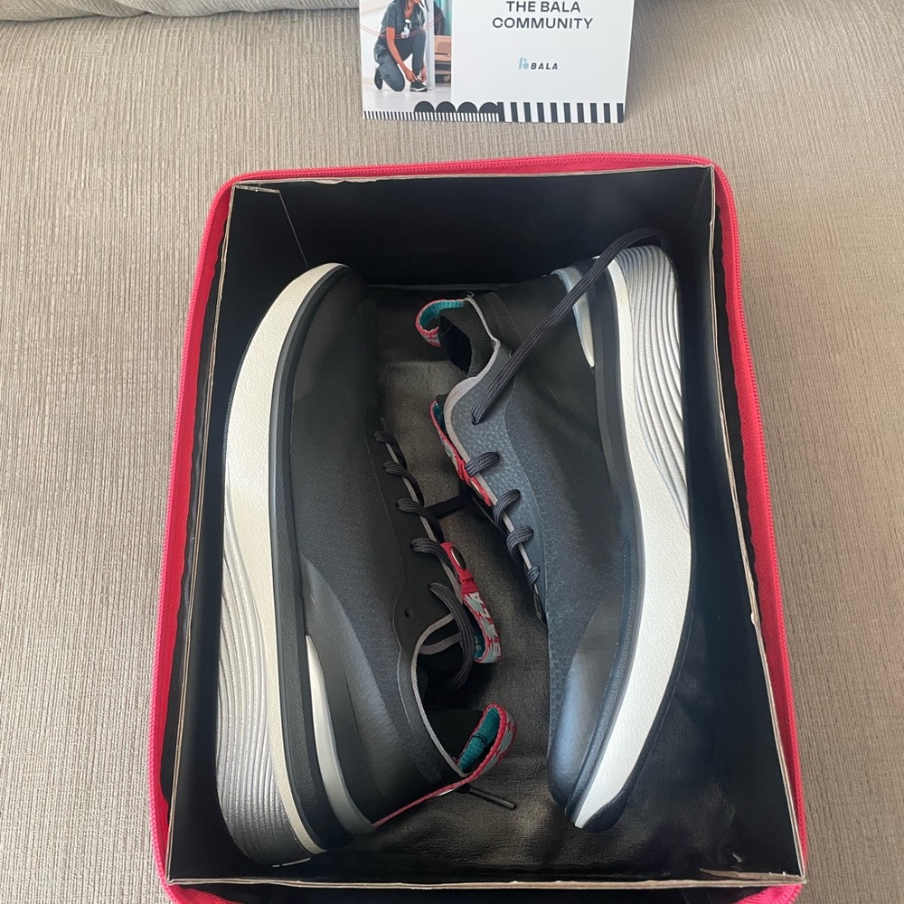 Bala Sneakers